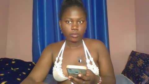 Snapshot of sexy_lunar chatting on 11, 4, 2026 lunar online show from 11, 4, 2026