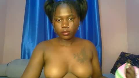 Snapshot of sexy_lunar chatting on 20, 4, 2026 lunar online show from 20, 4, 2026