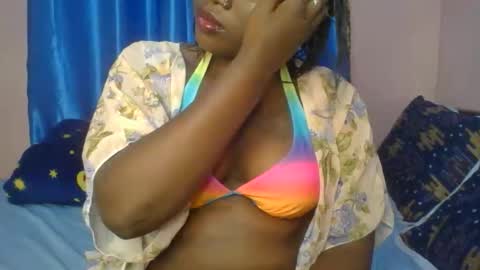 Snapshot of sexy_lunar chatting on 23, 4, 2026 lunar online show from 23, 4, 2026