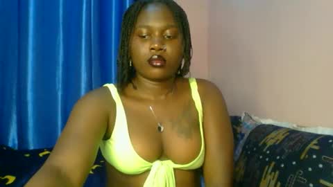 Snapshot of sexy_lunar chatting on 26, 4, 2026 lunar online show from 26, 4, 2026