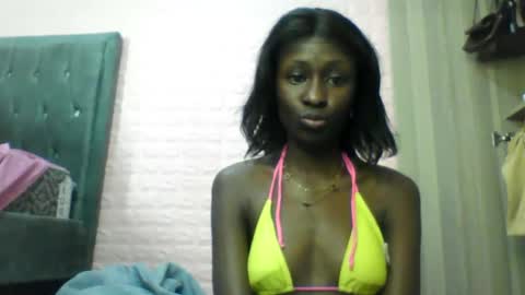 Snapshot of sexy_lyn852 chatting on 27, 10, 2025 sexy_lyn852 online show from 27, 10, 2025