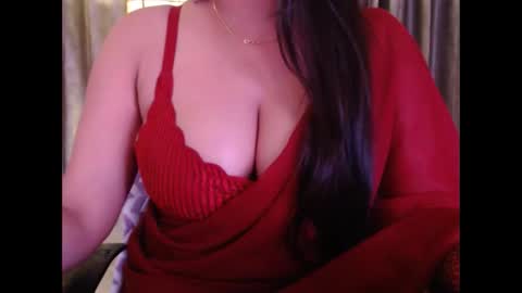 Snapshot of sexy_myra18 chatting on 25, 4, 2026 myra online show from 25, 4, 2026