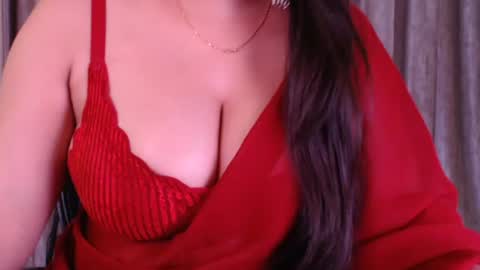Snapshot of sexy_myra18 chatting on 2, 6, 2026 myra online show from 2, 6, 2026