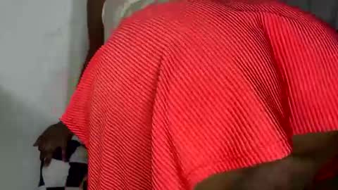 Snapshot of sexy_n_thick chatting on 15, 5, 2026 Lyn online show from 15, 5, 2026