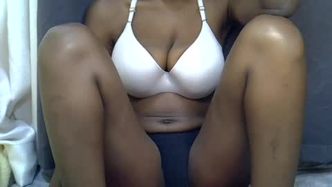 Snapshot of sexy_peach4 chatting on 8, 7, 2026 sexy_peach4 online show from 8, 7, 2026