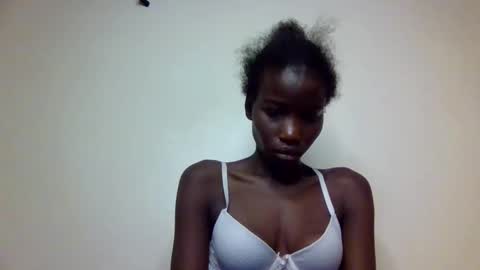 sexy_petittie online show from 6, 10, 2025