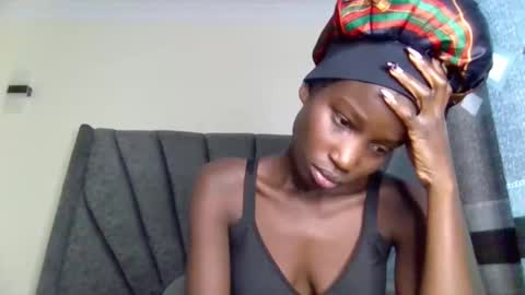 sexy_petittie online show from 22, 12, 2025