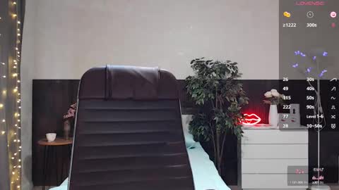 Snapshot of sexy_red_foxx chatting on 11, 2, 2025 Annie - Your Dream Girl online show from 11, 2, 2025