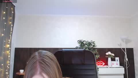 Snapshot of sexy_red_foxx chatting on 7, 3, 2025 Annie - Your Dream Girl online show from 7, 3, 2025
