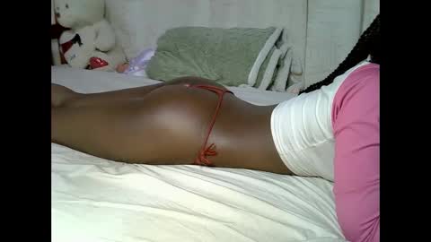 Snapshot of sexy_siren_ chatting on 19, 4, 2026 Valentine online show from 19, 4, 2026