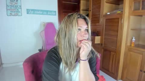 sexy_valeshca online show from 14, 12, 2025