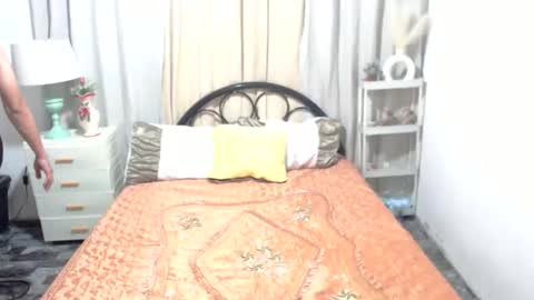 Snapshot of sexy_yllona chatting on 10, 4, 2026 sexy_yllona online show from 10, 4, 2026