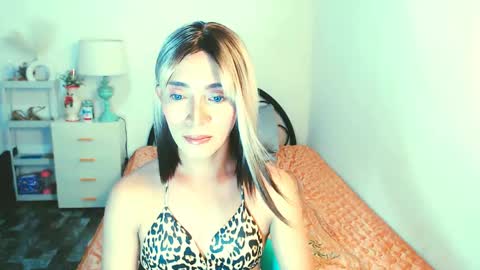 sexy_yllona online show from 9, 6, 2026
