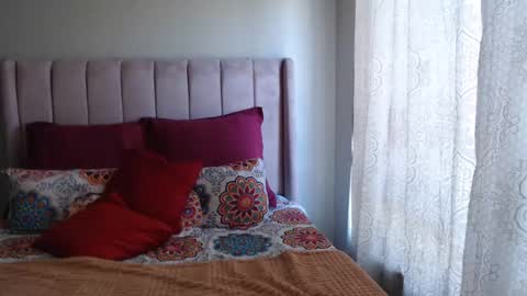 Angie online show from 12, 12, 2024