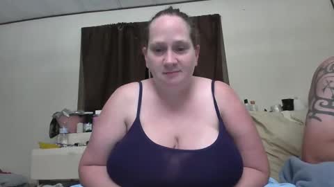 Snapshot of sexybitch9214 chatting on 28, 9, 2025 Etowngirl14 online show from 28, 9, 2025