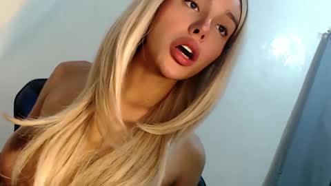 Seraphina Blaze online show from 22, 2, 2025