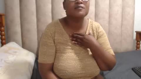 Snapshot of sexybustyxx chatting on 23, 9, 2025 sexybustyxx online show from 23, 9, 2025