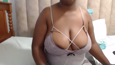 sexybustyxx online show from 15, 1, 2026