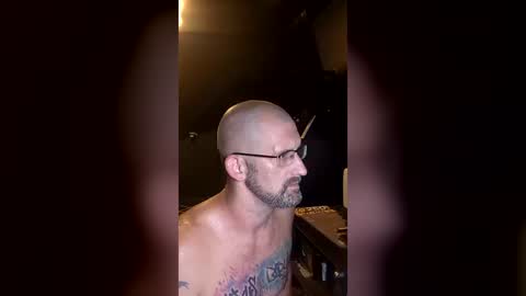 Snapshot of sexydaddy115851 chatting on 19, 6, 2026 Jasyn online show from 19, 6, 2026
