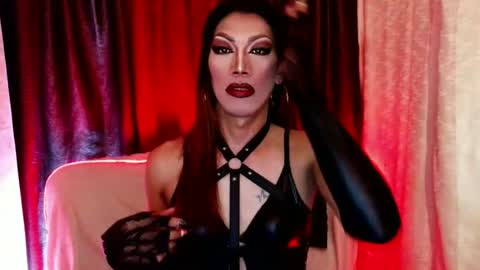 Snapshot of sexydevine_34 chatting on 25, 6, 2026 Devine online show from 25, 6, 2026