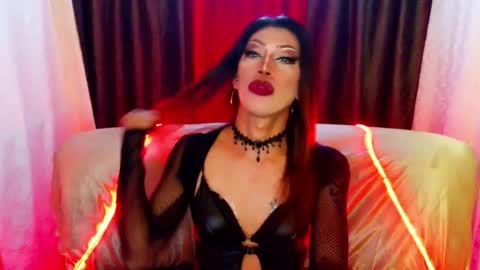Snapshot of sexydevine_34 chatting on 10, 7, 2026 Devine online show from 10, 7, 2026