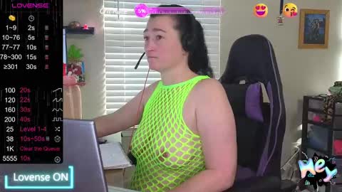 Snapshot of sexydistraction1 chatting on 20, 12, 2024  SexyDistraction  online show from 20, 12, 2024