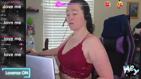 Snapshot of sexydistraction1 chatting on 10, 2, 2025  SexyDistraction  online show from 10, 2, 2025