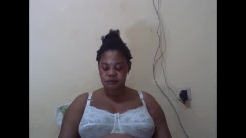 Snapshot of sexydove2 chatting on 26, 10, 2025 EMILY online show from 26, 10, 2025