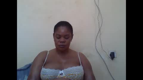 Snapshot of sexydove2 chatting on 17, 11, 2025 EMILY online show from 17, 11, 2025