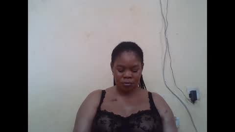 Snapshot of sexydove2 chatting on 5, 12, 2025 EMILY online show from 5, 12, 2025
