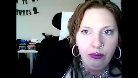 Snapshot of sexyemoprincess chatting on 13, 10, 2025 Wouldntyouliketoknow online show from 13, 10, 2025