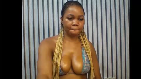 Snapshot of sexyeye368293 chatting on 29, 10, 2025 sexyeye368293 online show from 29, 10, 2025