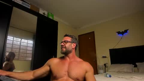 chris online show from 28, 11, 2025