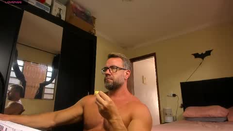 chris online show from 19, 4, 2026