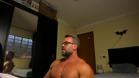 Snapshot of sexyflightz chatting on 28, 4, 2026 chris online show from 28, 4, 2026