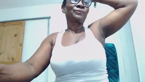 Snapshot of sexyhanny4u chatting on 2, 12, 2025 sexyhanny4u online show from 2, 12, 2025