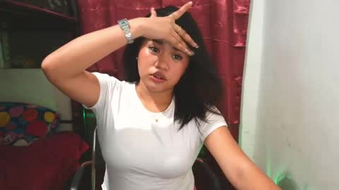 Snapshot of sexyheartyy chatting on 18, 4, 2026 Heart online show from 18, 4, 2026
