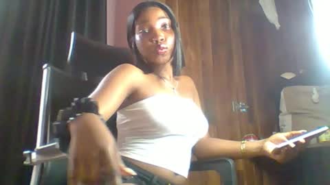 Snapshot of sexyhotbody_haileyxx chatting on 14, 9, 2025 Hailey online show from 14, 9, 2025