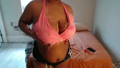 Snapshot of sexyisback_ chatting on 7, 6, 2026 Care Bear Twin online show from 7, 6, 2026