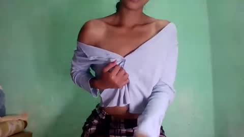 Snapshot of sexyjolie586 chatting on 28, 5, 2026 sexyjolie586 online show from 28, 5, 2026