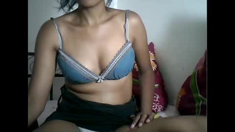 Snapshot of sexylarra12 chatting on 29, 12, 2024 sexylarra12 online show from 29, 12, 2024
