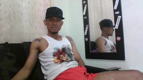 Snapshot of sexyleon69 chatting on 22, 4, 2026 Sexy leon online show from 22, 4, 2026