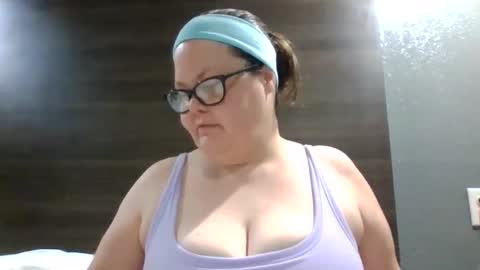 Snapshot of sexylil_bbw chatting on 5, 4, 2026 sexylil_bbw online show from 5, 4, 2026