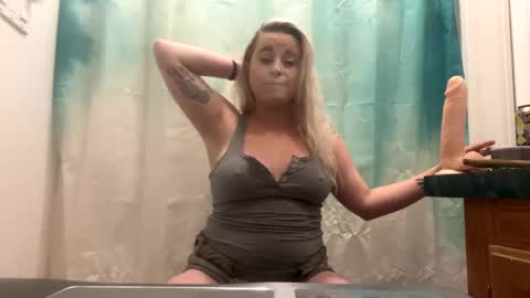 Snapshot of sexylilb17 chatting on 6, 3, 2025 sexylilb17 online show from 6, 3, 2025