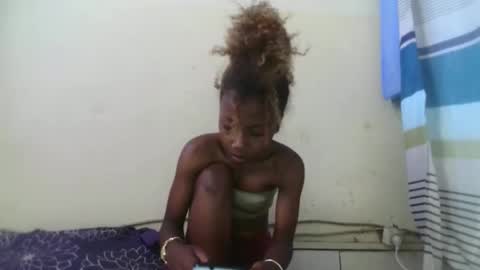 Snapshot of sexylittlebitch261 chatting on 26, 4, 2026 Elania online show from 26, 4, 2026