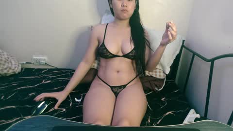 Snapshot of sexylove212002 chatting on 2, 12, 2024 Lily online show from 2, 12, 2024