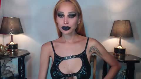 Snapshot of sexylusty2258 chatting on 15, 4, 2026 Queen Sofia online show from 15, 4, 2026