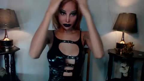 Snapshot of sexylusty2258 chatting on 24, 5, 2026 Queen Sofia online show from 24, 5, 2026