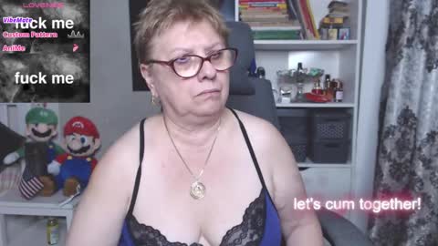sexylynette4u online show from 4, 11, 2025