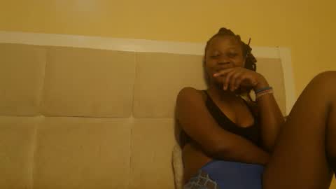 Snapshot of sexymia56 chatting on 19, 9, 2025 Miss mia online show from 19, 9, 2025